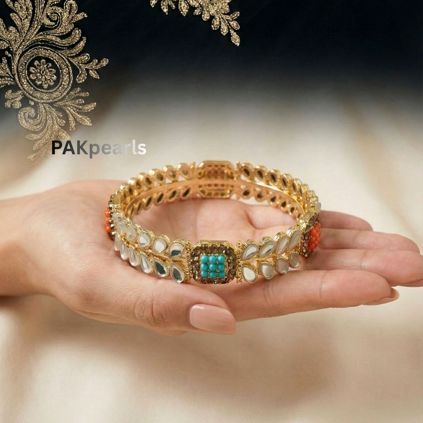 Mirror Kundan 4-Piece Bangle Set with Pearls