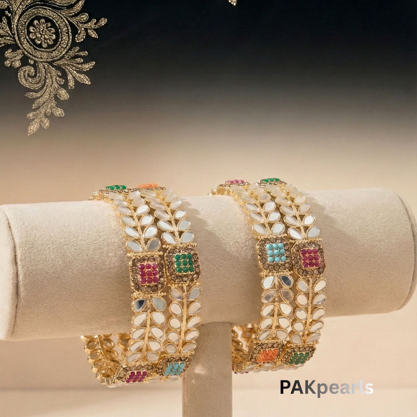 Mirror Kundan 4-Piece Bangle Set with Pearls