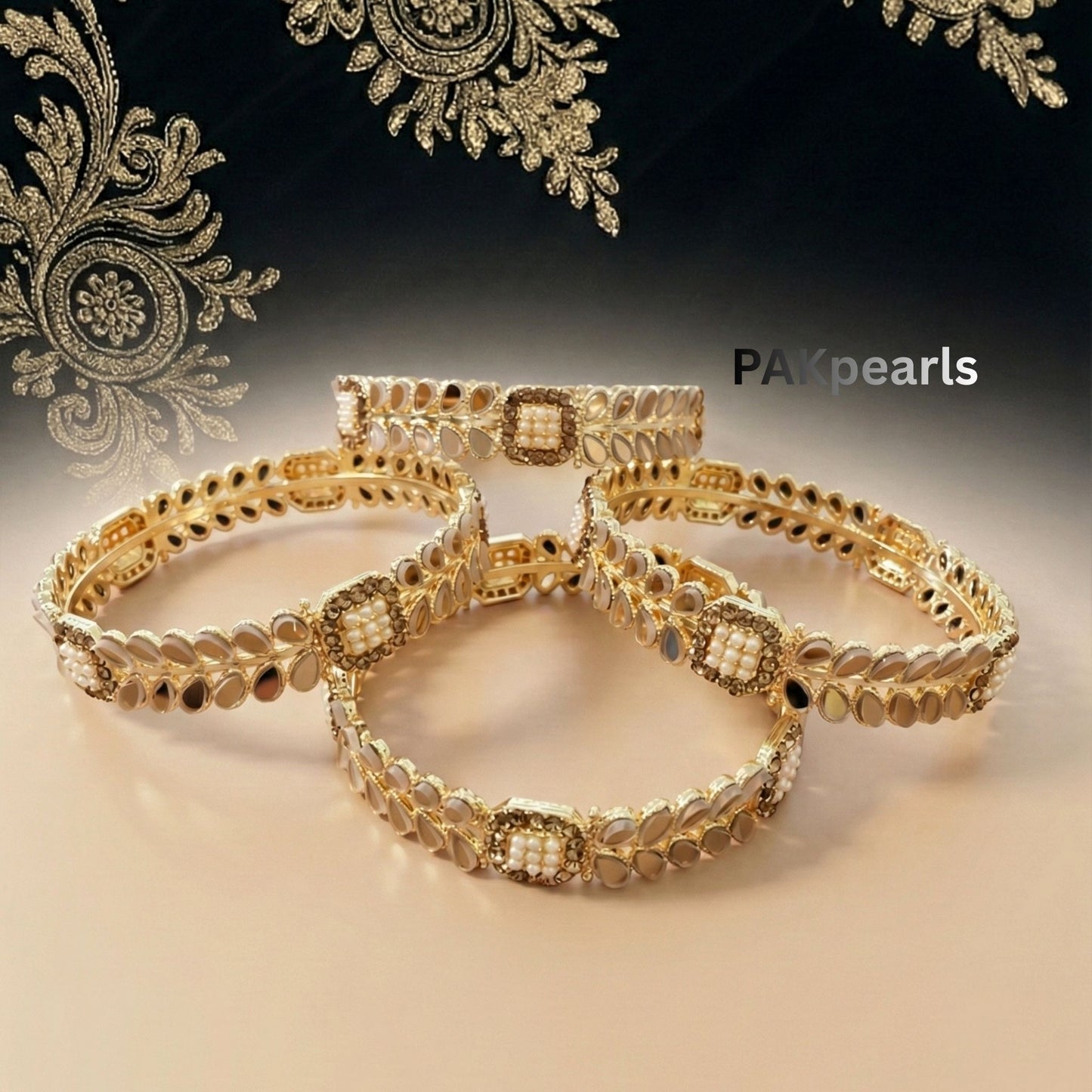 Mirror Kundan 4-Piece Bangle Set with Pearls
